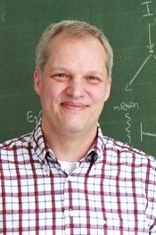Univ.-Prof. Dipl.-Phys. Dr. Ivo Hofacker